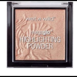 NEW 3/$20 Wet n Wild MEGAGLOW HIGHLIGHTING POWDER IN PRECIOUS PETALS